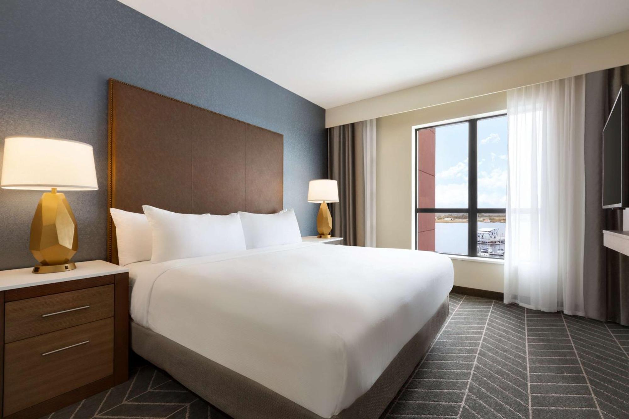 Embassy Suites By Hilton Wilmington Riverfront Eksteriør bilde