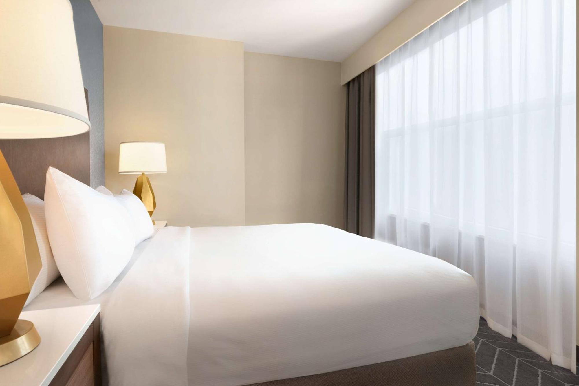 Embassy Suites By Hilton Wilmington Riverfront Eksteriør bilde