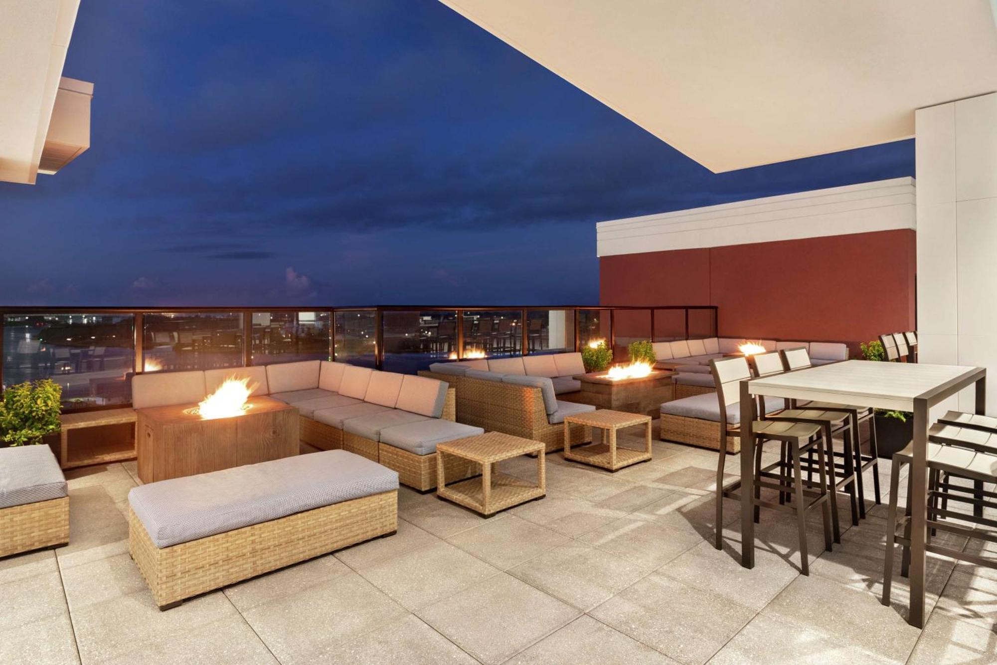 Embassy Suites By Hilton Wilmington Riverfront Eksteriør bilde