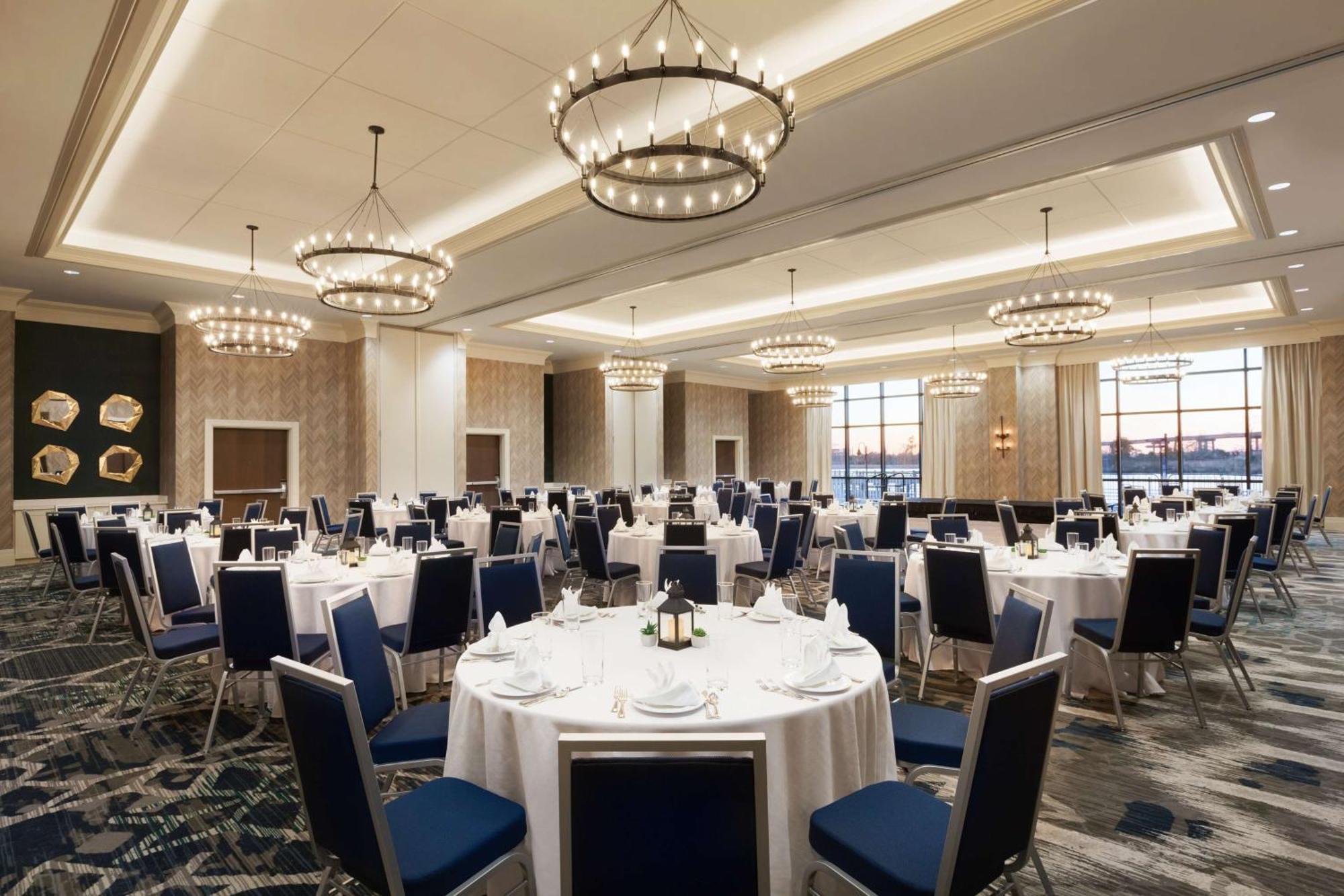 Embassy Suites By Hilton Wilmington Riverfront Eksteriør bilde